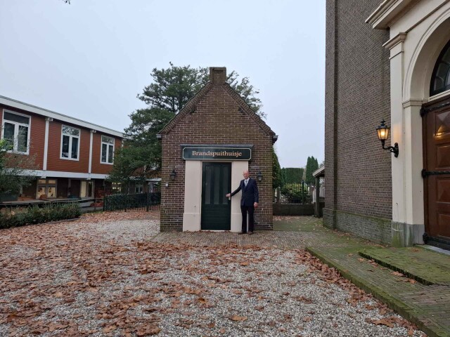 Brandspuithuisje naast de Herv Kerk Oud Loosdrecht 5